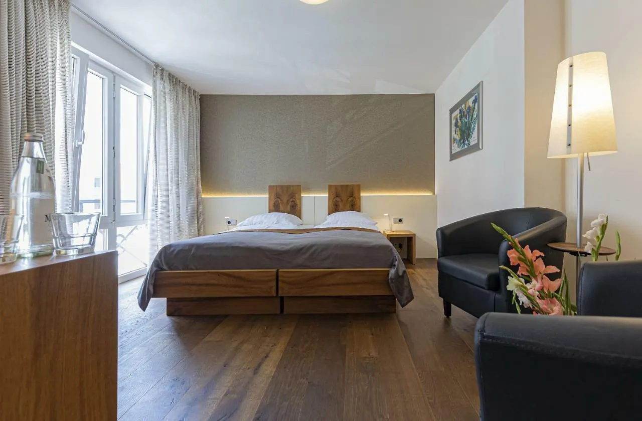Dom Hotel Augusta Germania