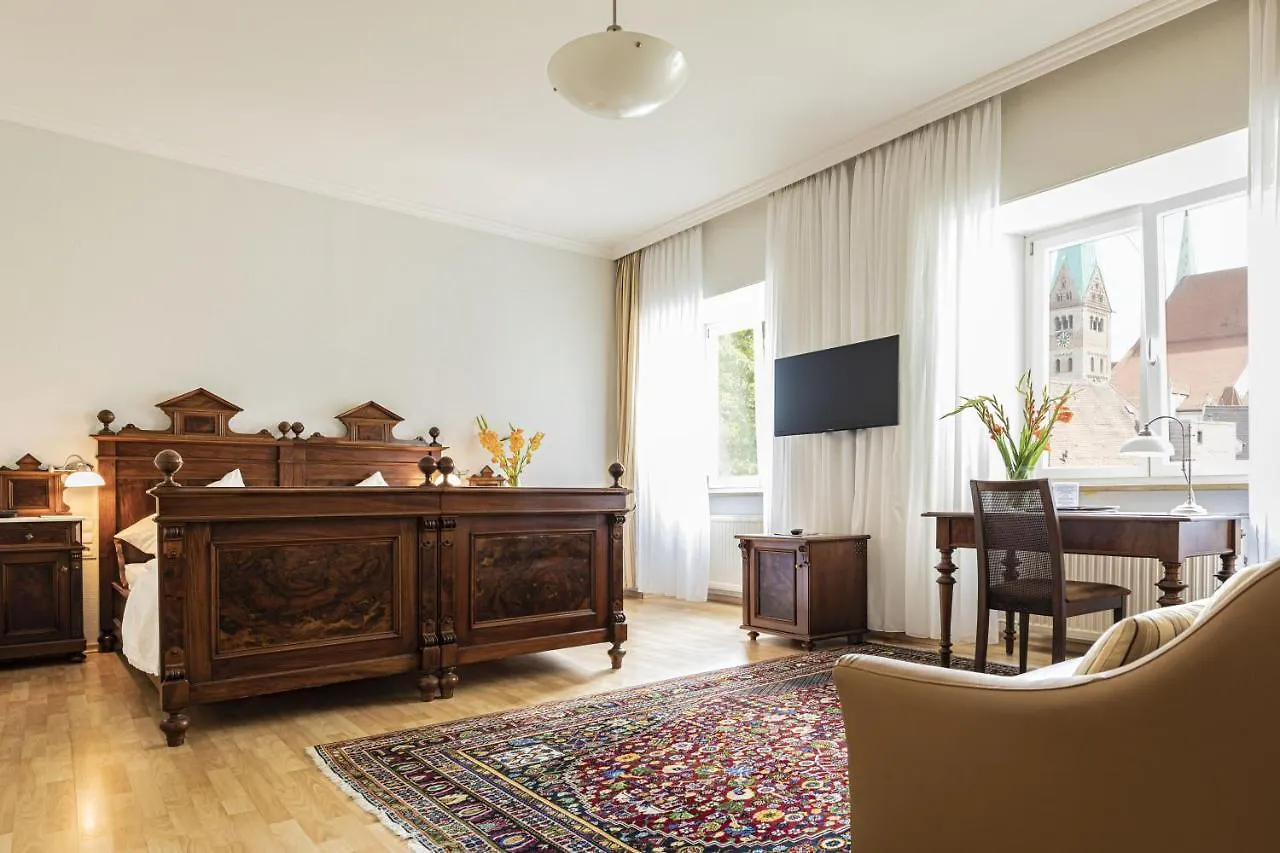 ***  Dom Hotel Augusta Germania